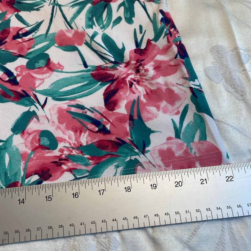 White Stag XL Cotton Pink and Green Short Sleeve T-Shirt Vintage but Like New - Picture 6 of 9